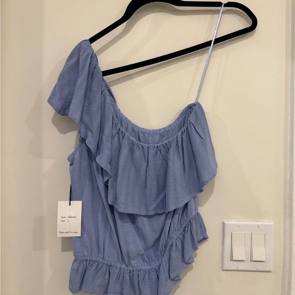 Elegant Blue Ruffle Top - Picture 3 of 3